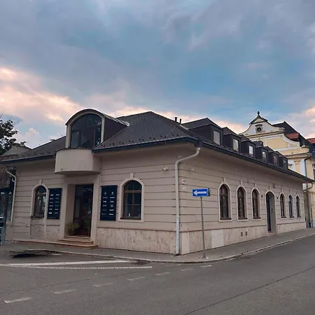 Apartmán Danube&castle Retreat Apartment, 70m2 *